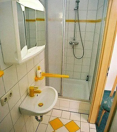 Ferienwohnung Im Fliederweg 瓦伦